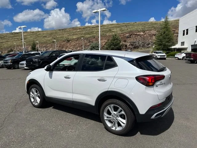 Used 2020 White Frost Tricoat Buick Preferred image 11