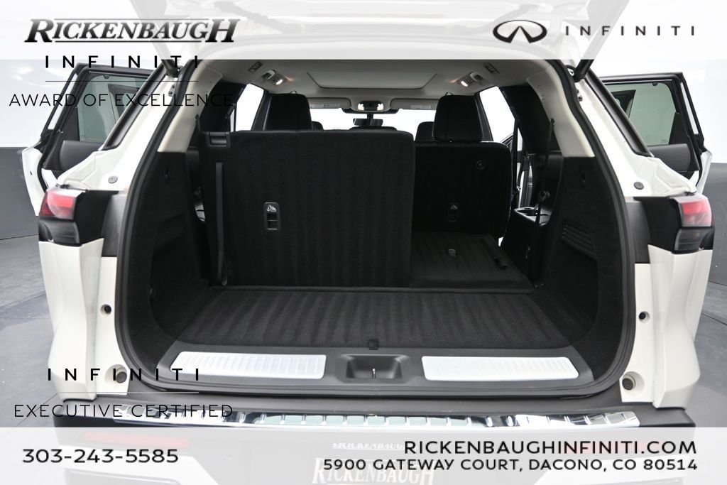 Certified Used 2023 White INFINITI LUXE image 14