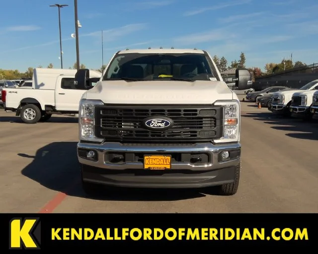 2027 Ford F-350 Super Duty Chassis Cab XL