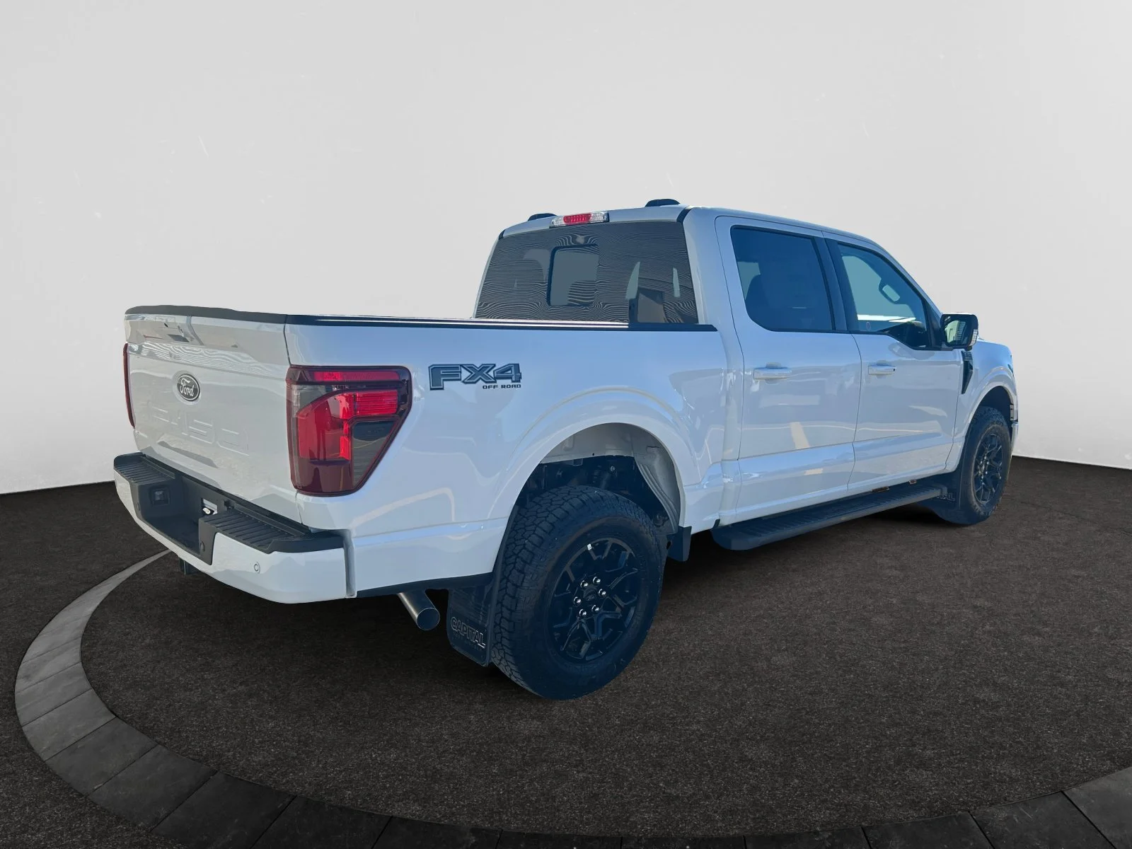 New 2026 Oxford White Ford XLT image 5