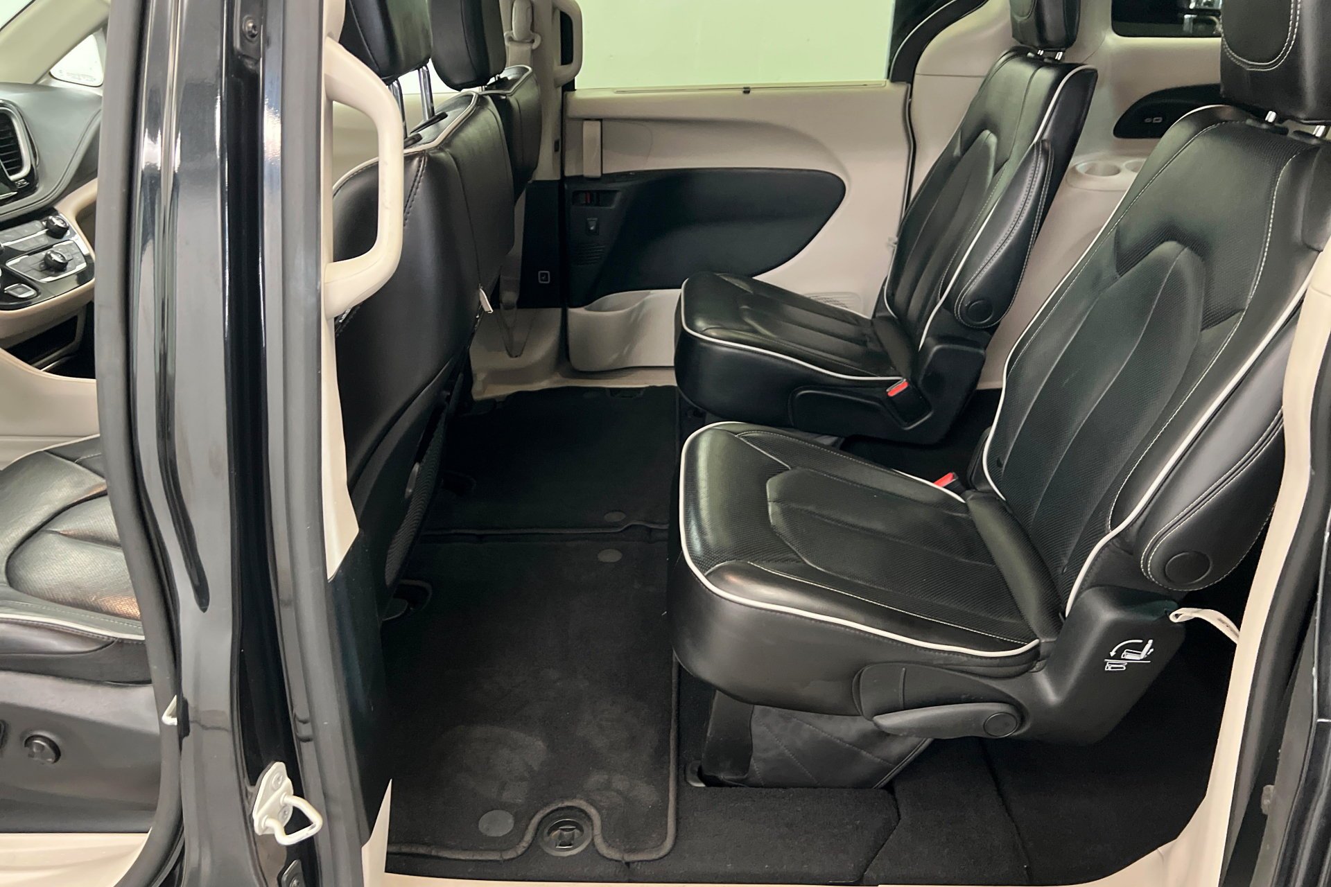 2023 Chrysler Pacifica Limited - Photo 19