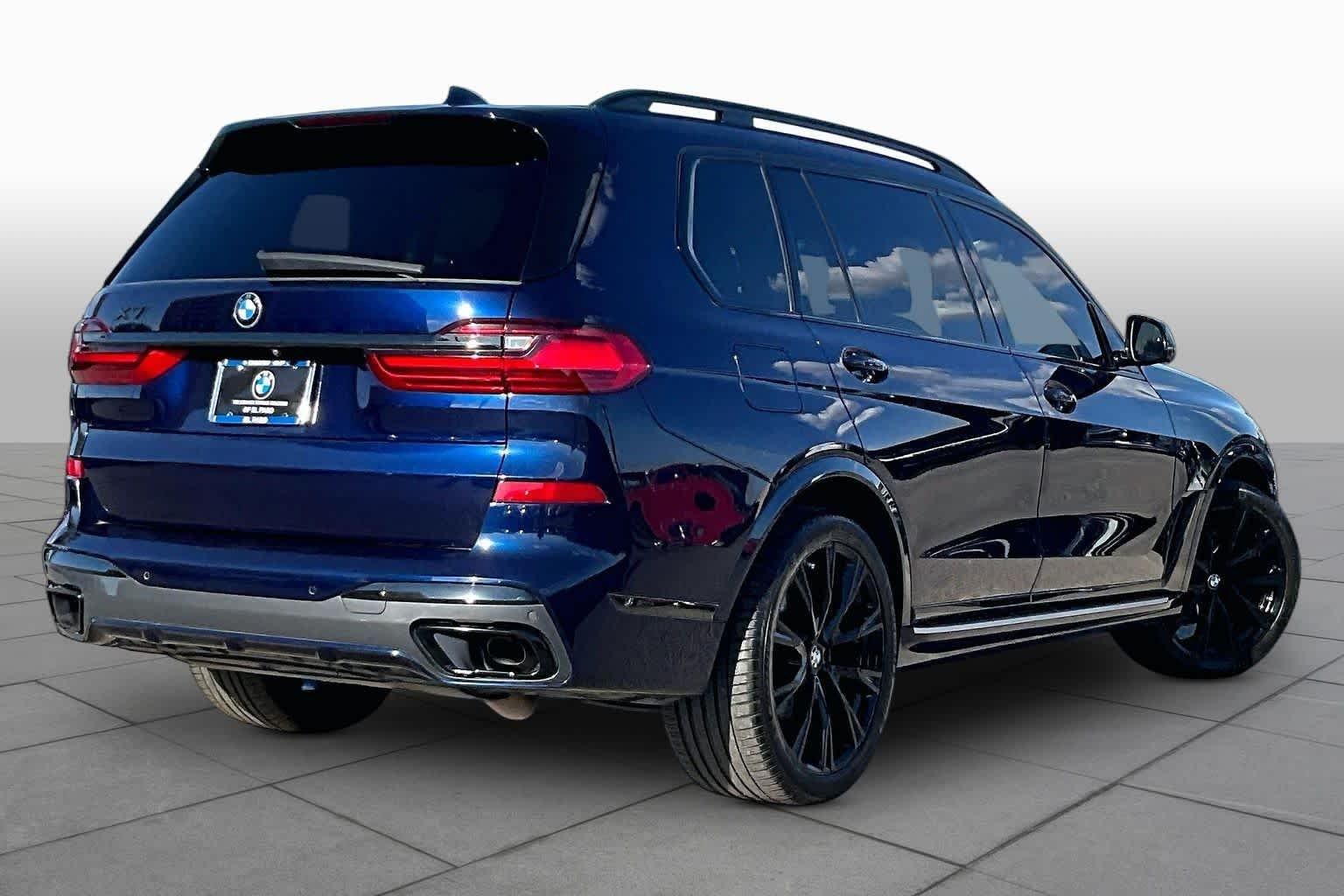 Used 2021 Tanzanite Blue II Metallic BMW xDrive40i image 12