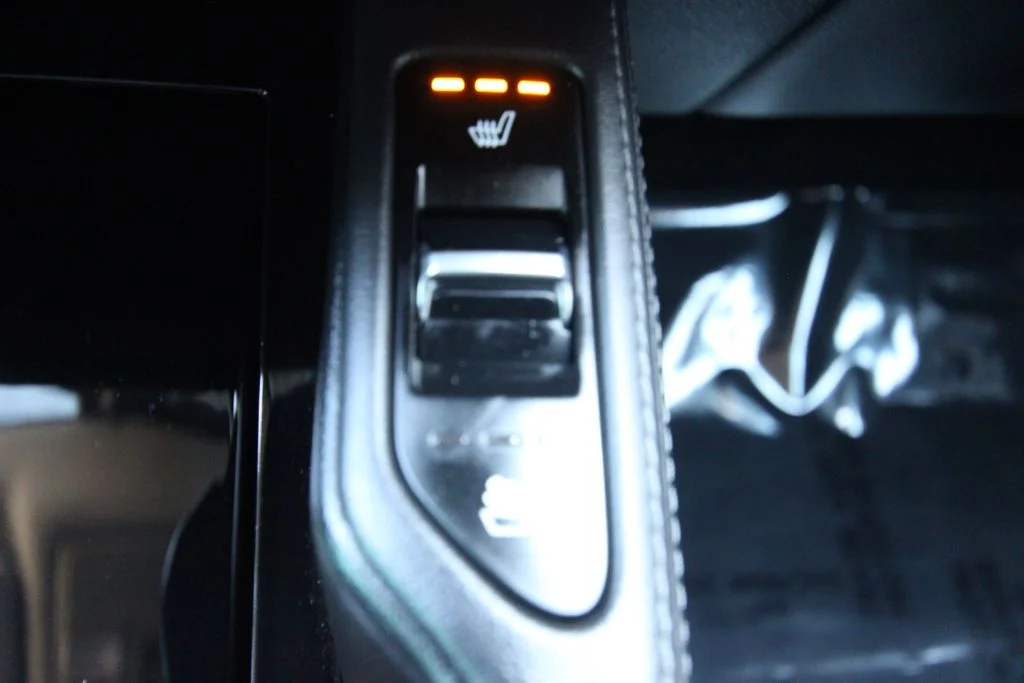 Used 2021 Everlasting Silver Kia EX image 28