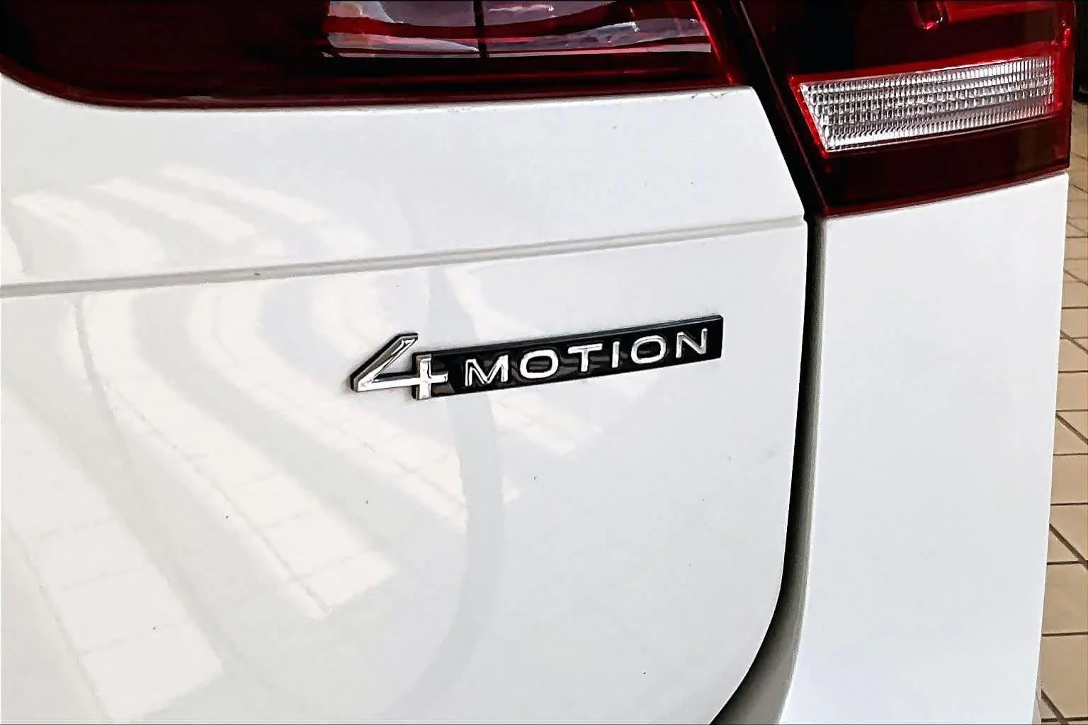 Used 2023 Opal White Pearl Volkswagen SE R-Line Black image 10