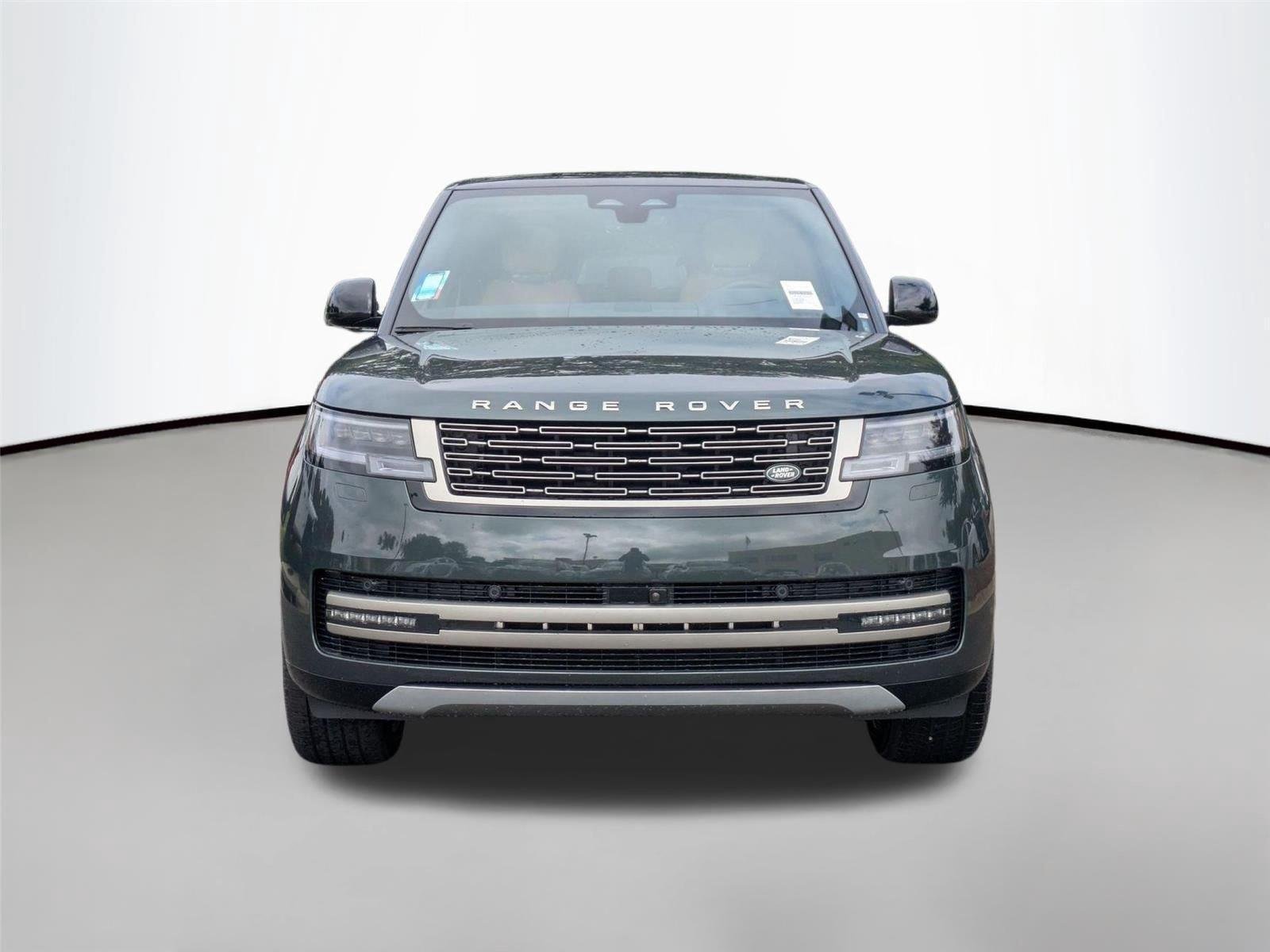 New 2026 Belgravia Green Land Rover SE image 2