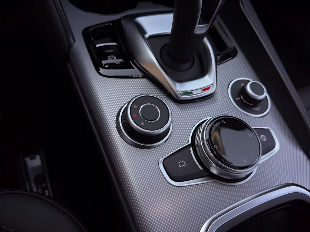 2026 Alfa Romeo Giulia Base - Photo 25