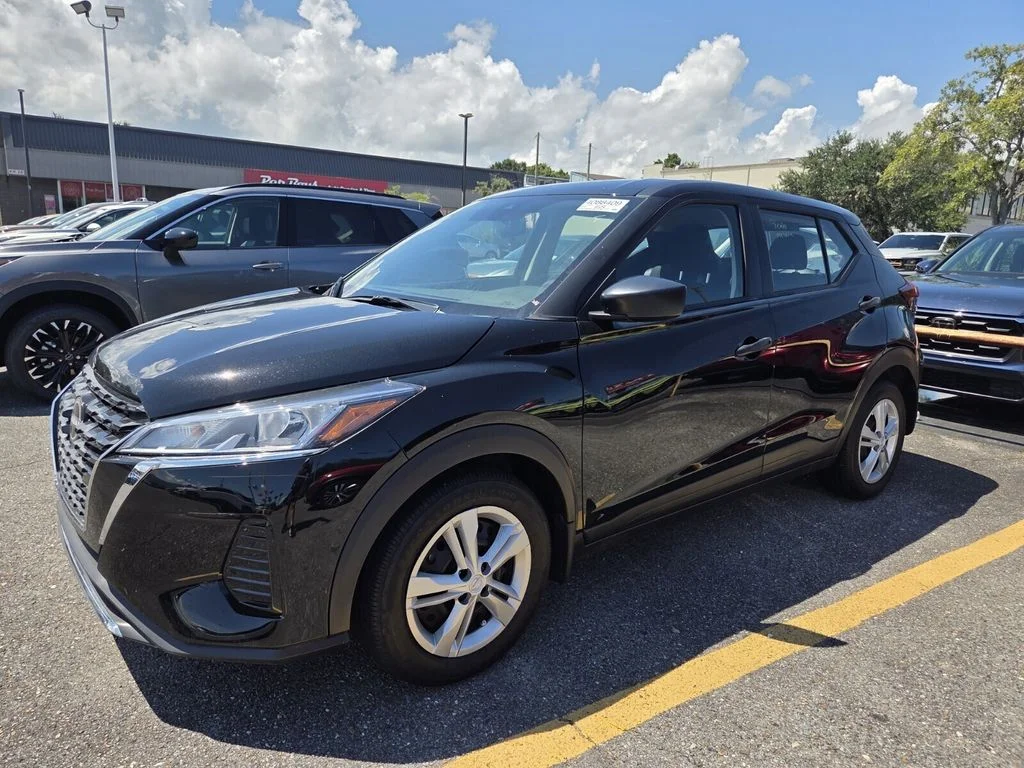2025 Nissan Kicks Play S
