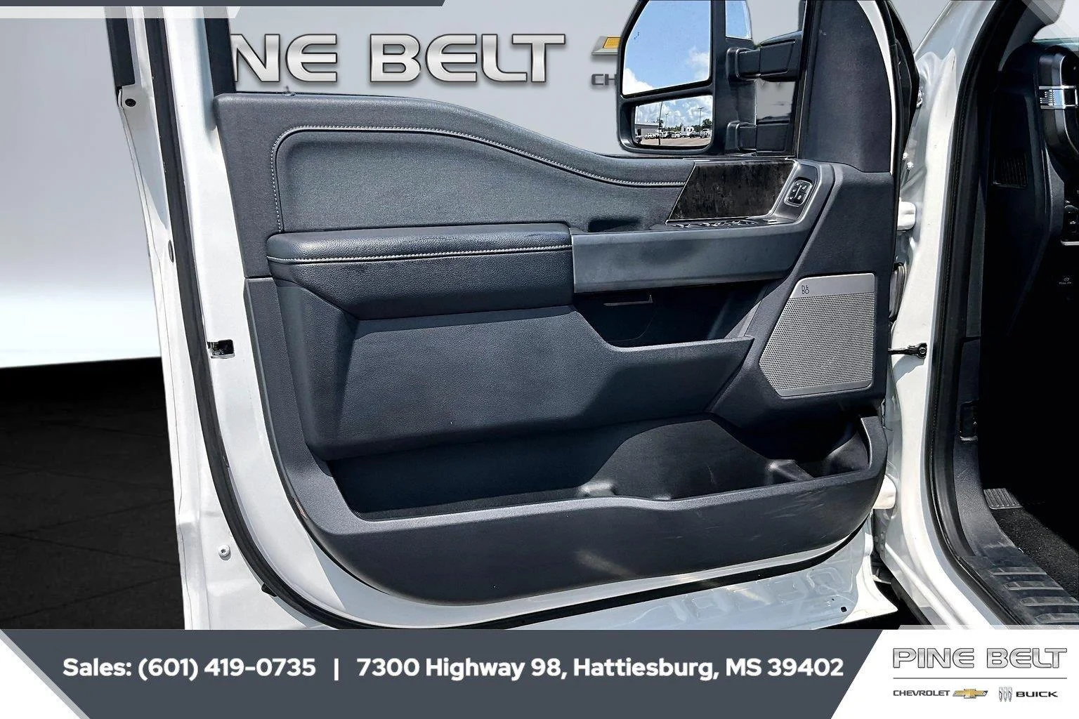 Used 2024 White Ford LARIAT image 18