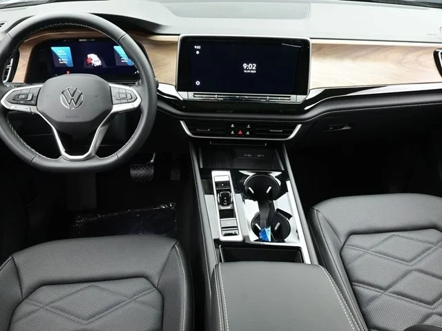 New 2026 Pure Gray Volkswagen 2.0T SE W/TECHNOLOGY image 15
