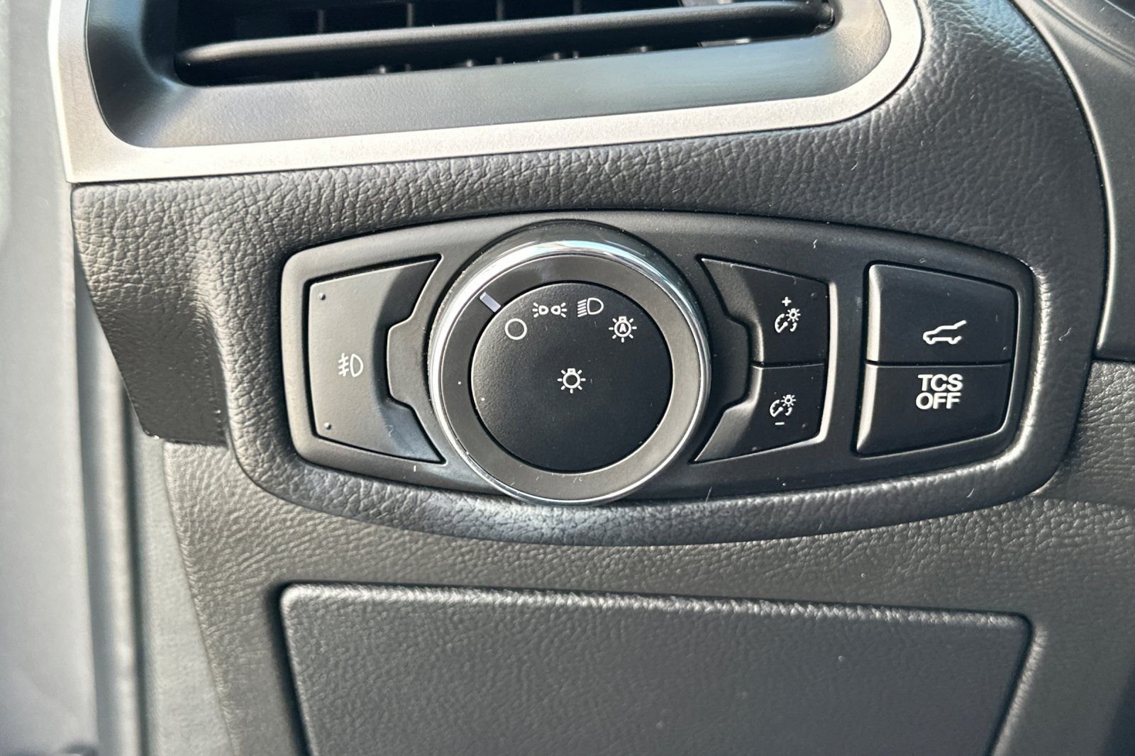 Used 2024 Gray Ford SEL image 29