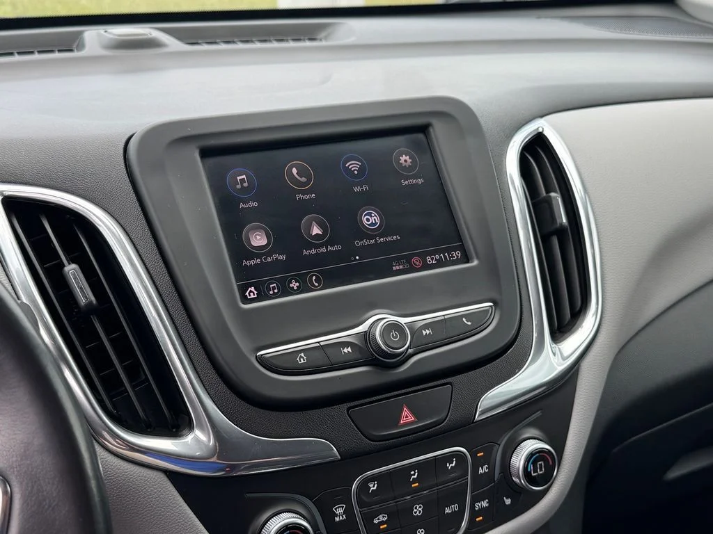 Used 2020 White Chevrolet LT image 27
