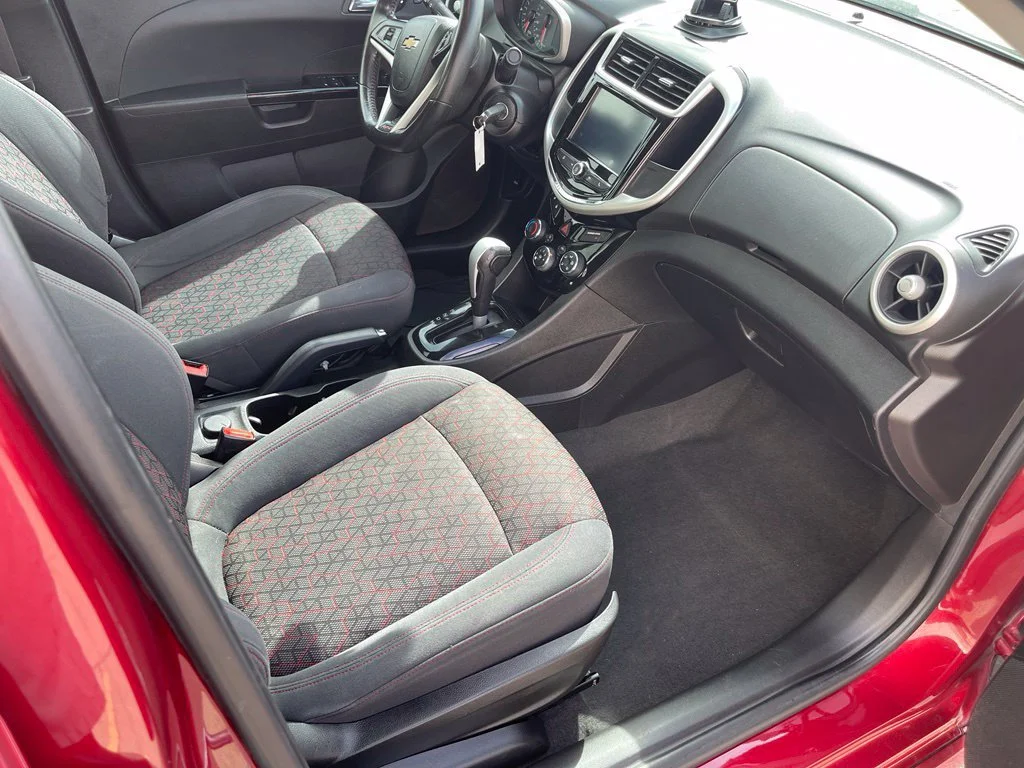 Used 2017 CAJUN RED TINTCOAT Chevrolet LT image 26