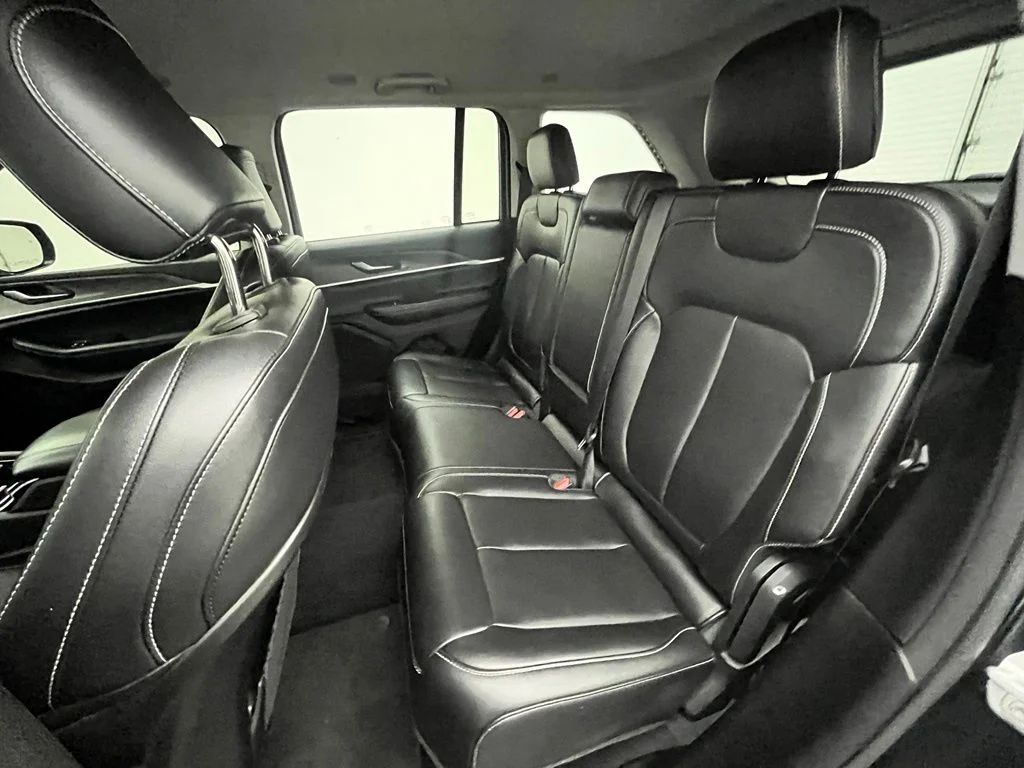 Used 2023 Black Jeep Limited image 39