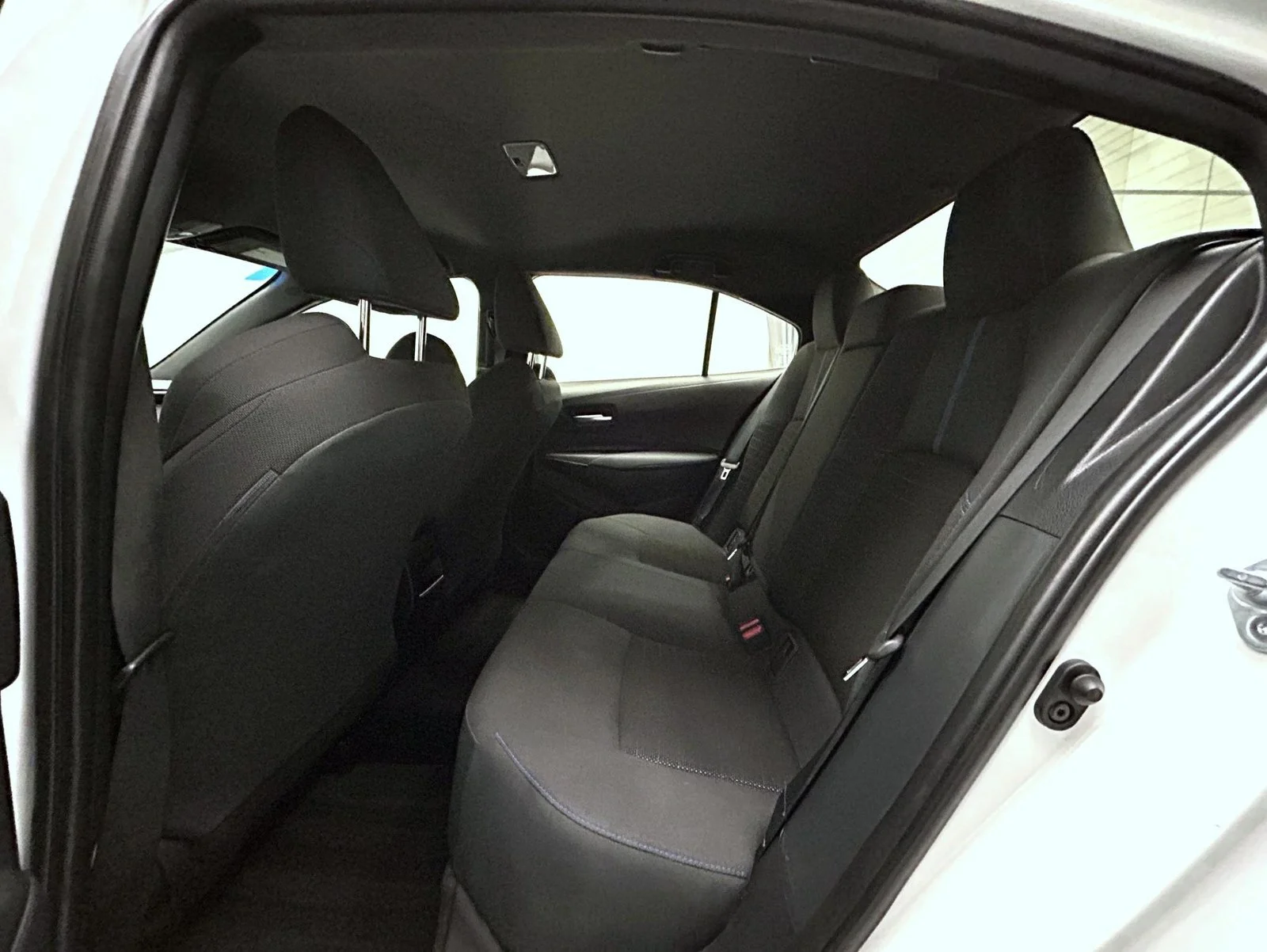 Used 2022 White Toyota SE image 19