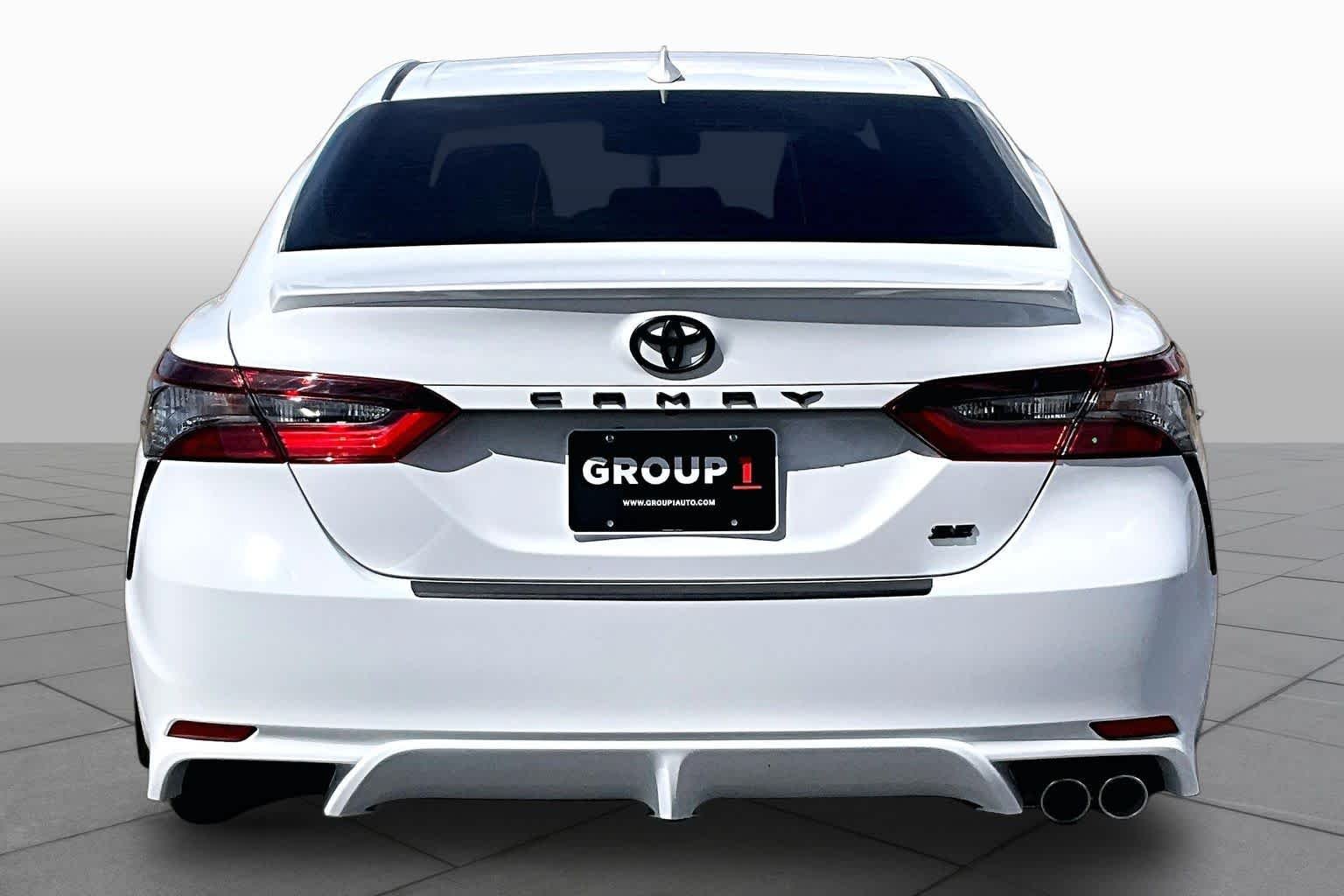 Used 2024 Ice Cap Toyota SE image 5