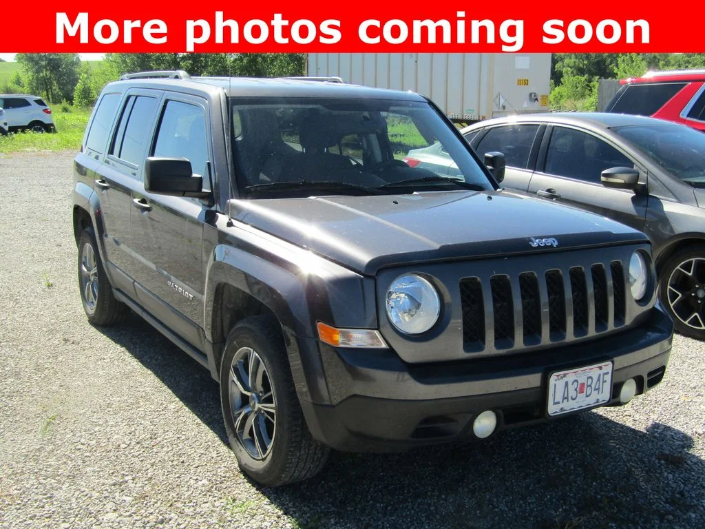 Used 2015 Gray Jeep Sport image 7