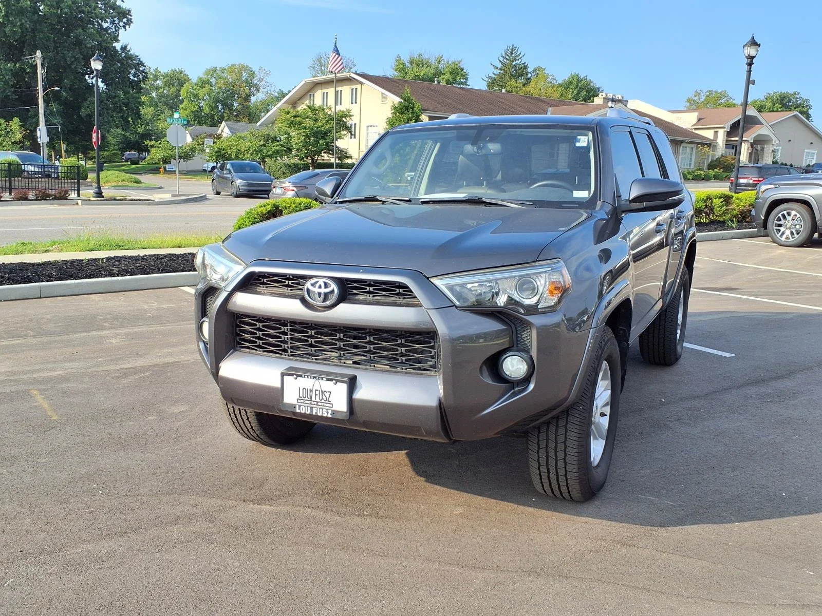 Used 2018 Magnetic Gray Metallic Toyota SR5 Premium image 30
