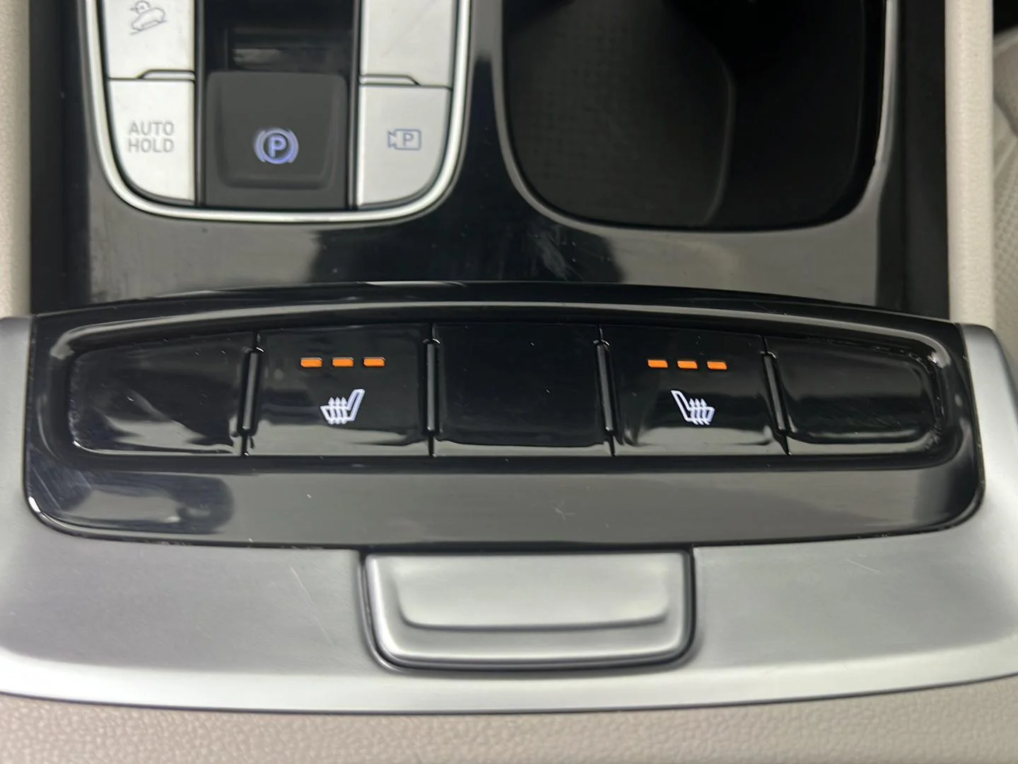 Used 2023 Shimmering Silver Hyundai SEL image 22