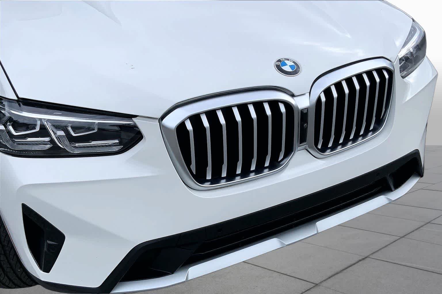 Used 2024 Alpine White BMW sDrive30i image 29