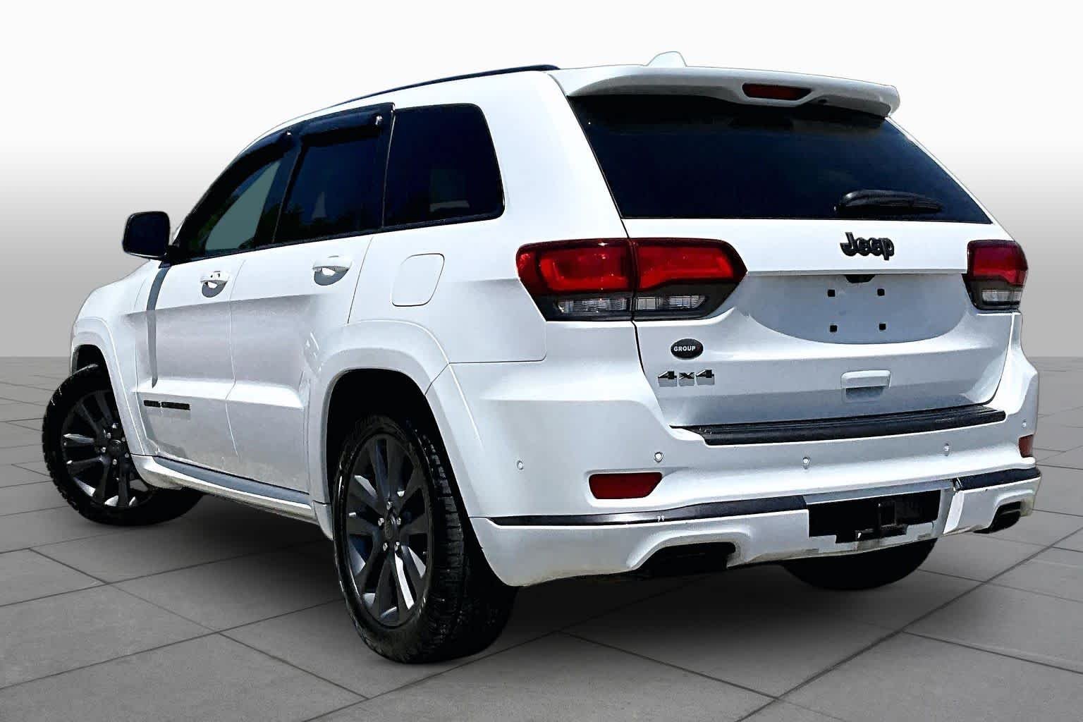 Used 2019 Bright White Clearcoat Jeep High Altitude image 12
