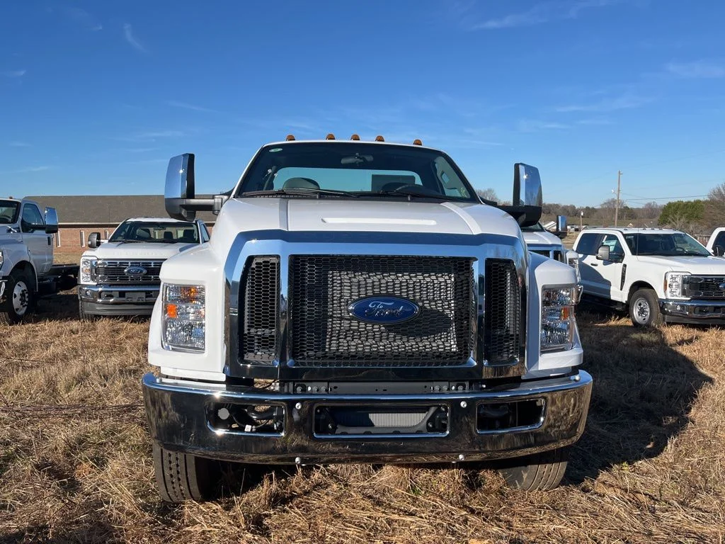 New 2025 Oxford White Ford F-750 SD Gas Straight Frame image 2
