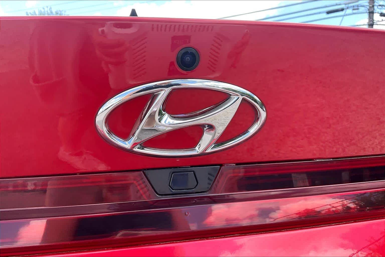 Used 2023 Calypso Red Hyundai SEL image 8