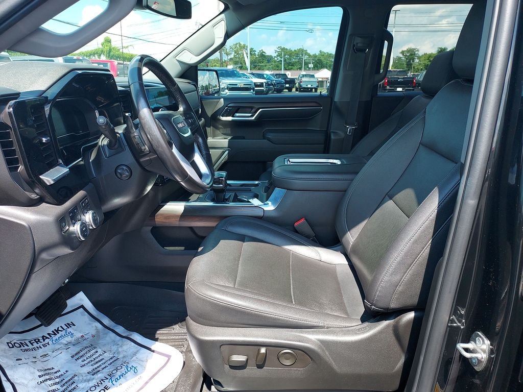 Used 2022 Black GMC SLT image 12