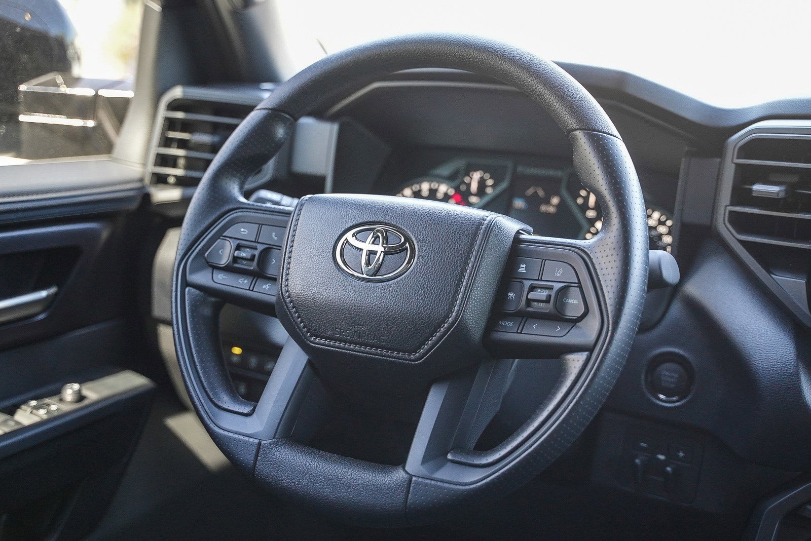 2025 Toyota Tundra SR5 - Photo 16