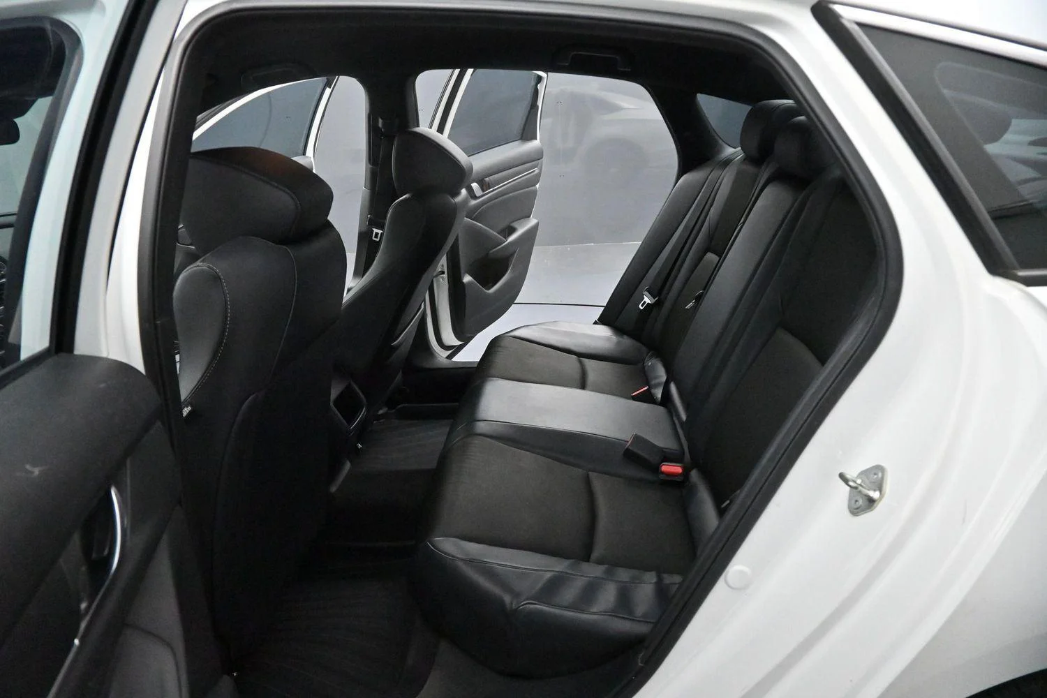 Used 2018 Platinum White Pearl Honda Sport image 28