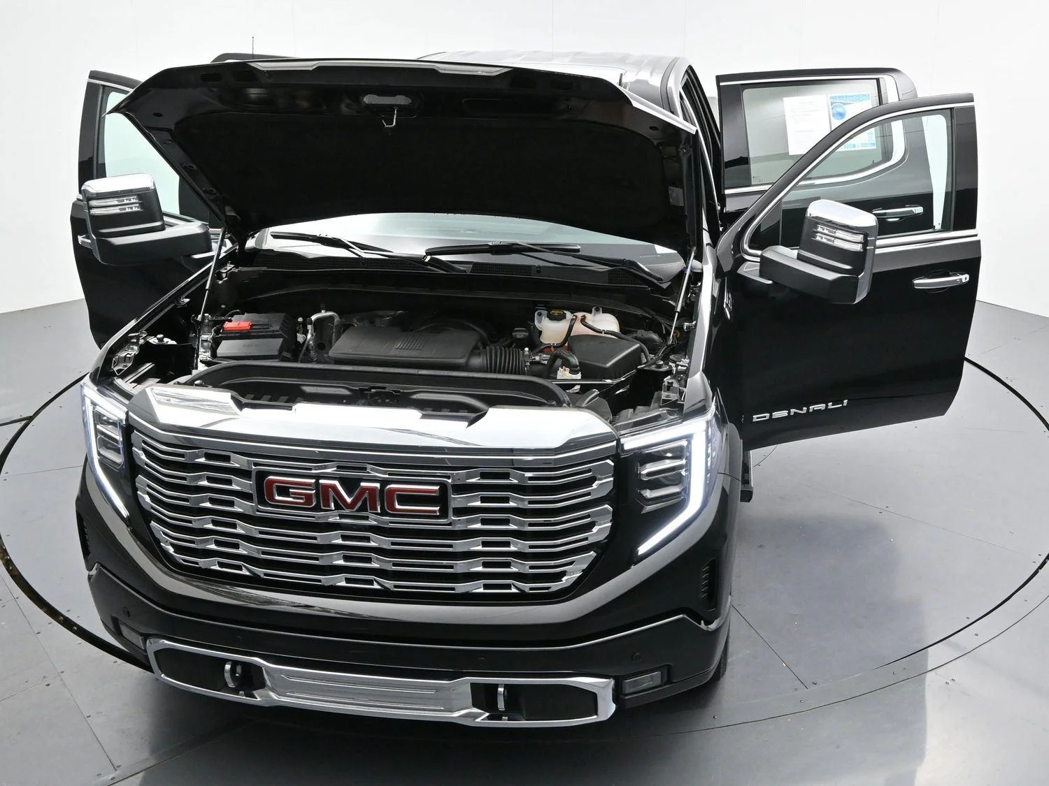 Used 2025 Onyx Black GMC Denali image 46