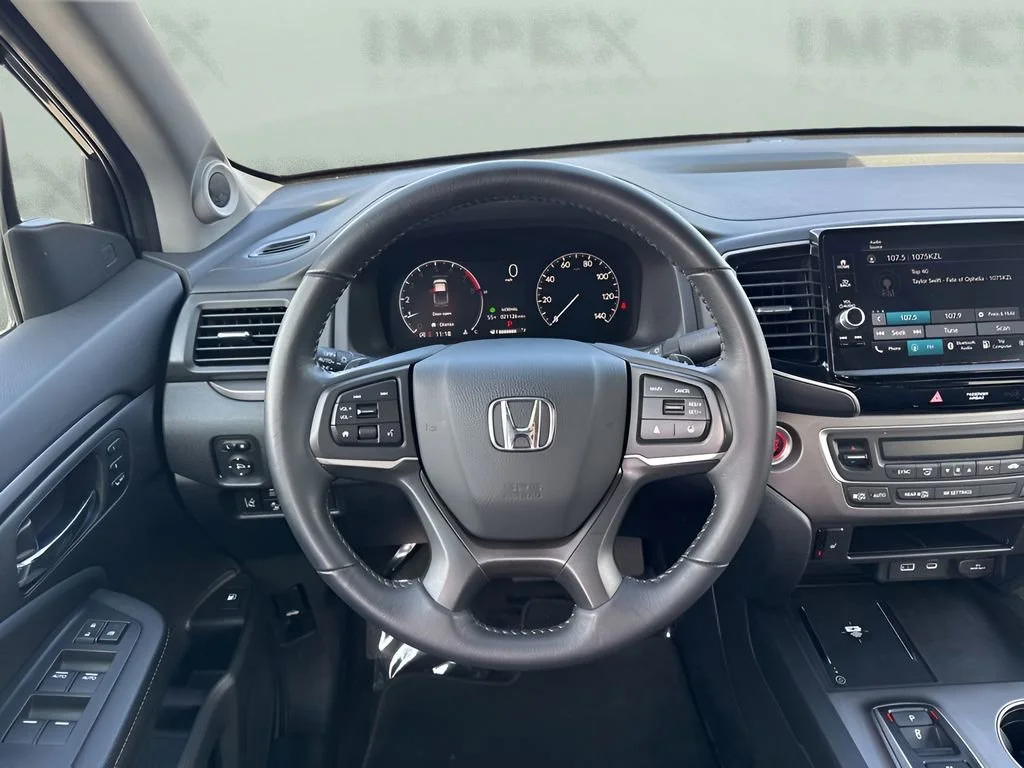 Used 2025 Black Honda RTL image 17