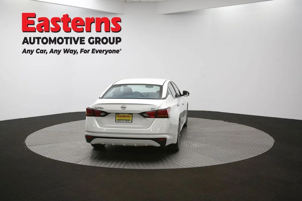 Used 2024 White Nissan 2.5 SV image 37
