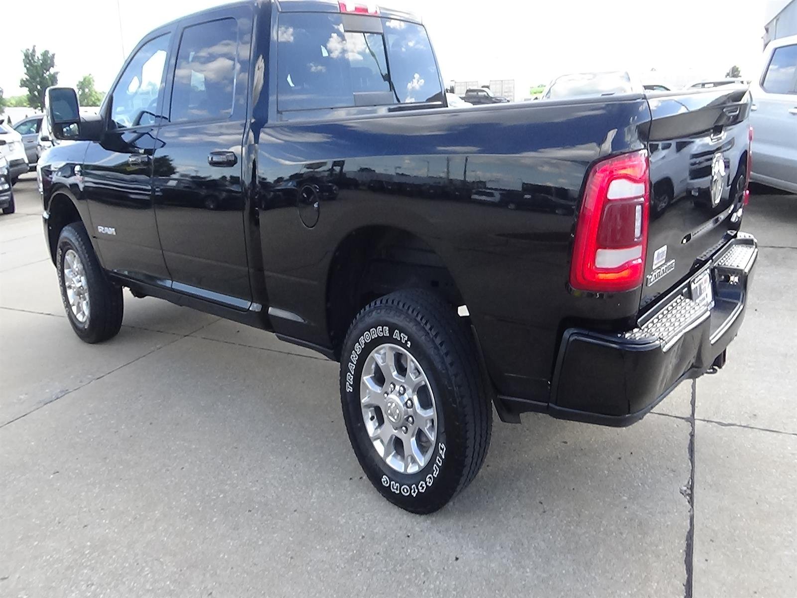 Certified Used 2024 Diamond Black Crystal Pearl Coat (pxj) RAM Laramie image 8