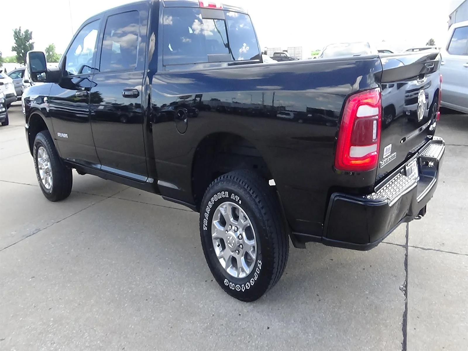 Certified Used 2024 Diamond Black Crystal Pearl Coat (pxj) RAM Laramie image 8
