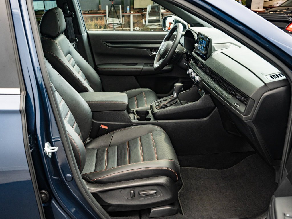 Used 2025 Canyon River Blue Metallic Honda Sport-L image 25
