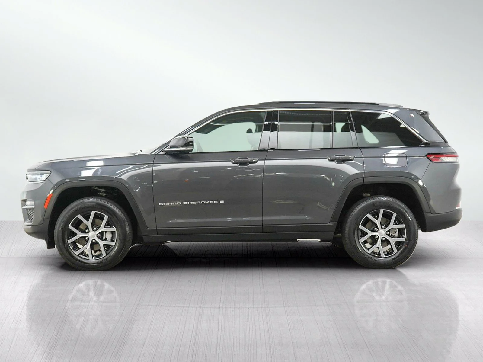 Used 2025 Baltic Gray Metallic Clearcoat Jeep Limited image 2