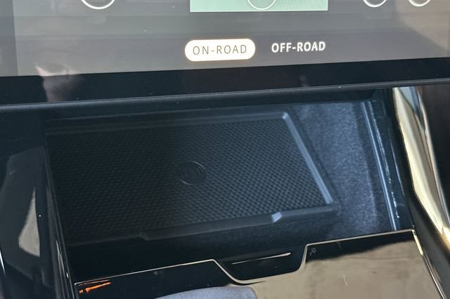 New 2026 Varesine Blue Land Rover Dynamic SE image 19