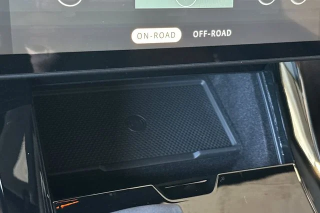 New 2026 Varesine Blue Land Rover Dynamic SE image 19
