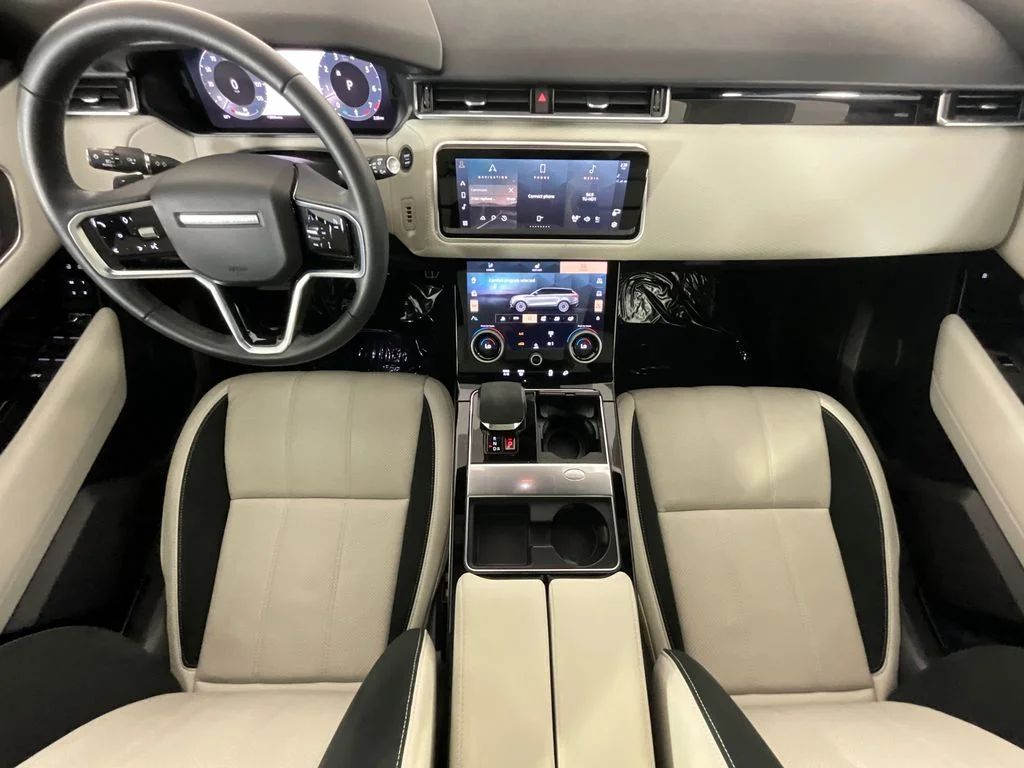Used 2023 White Land Rover R-Dynamic S MHEV image 14