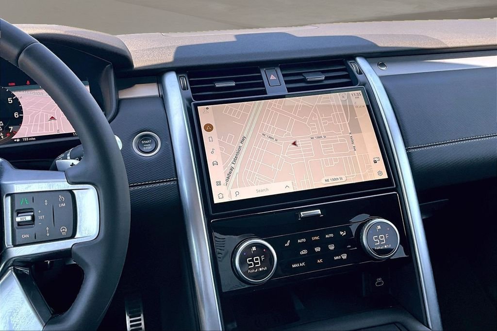 Used 2025 White Land Rover Dynamic SE image 6