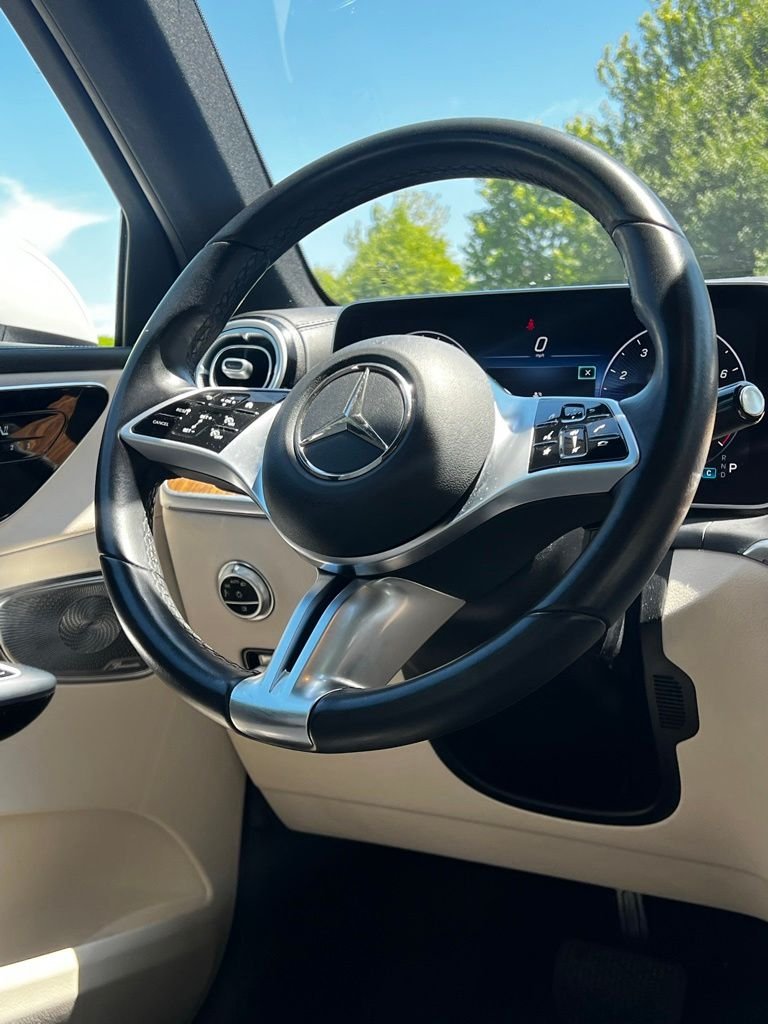 Certified Used 2023 White Mercedes-Benz GLC 300 image 14