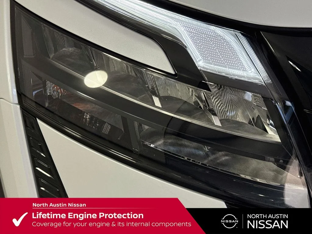New 2026 White Nissan Platinum image 40
