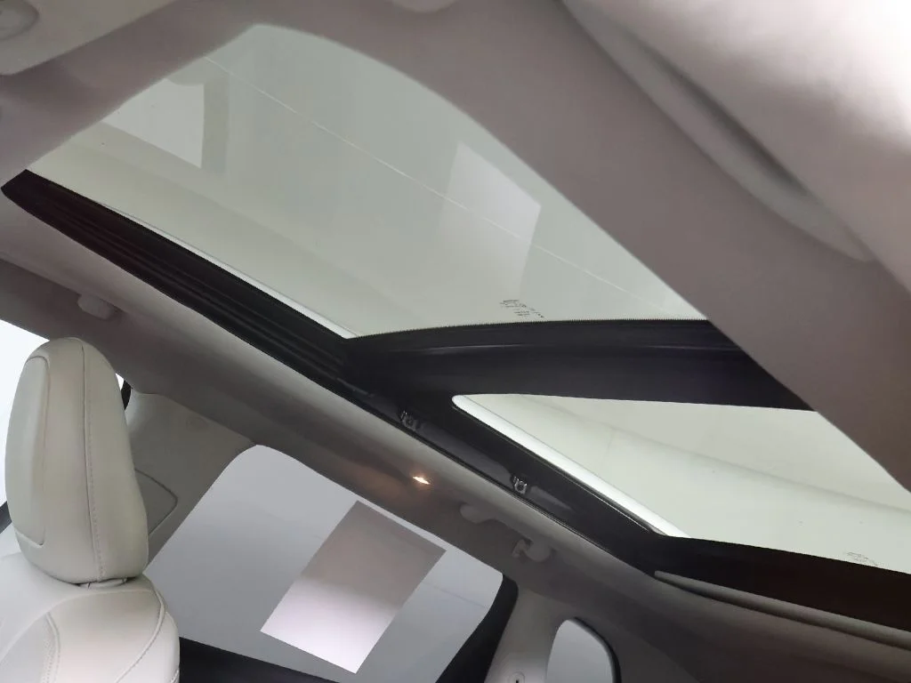 Used 2020 White Jeep Limited image 19