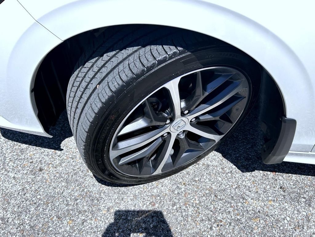 Used 2023 White Honda Touring image 23