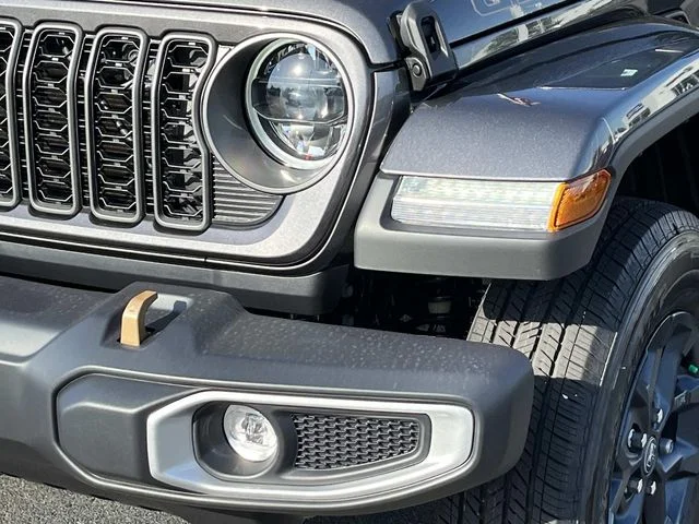 New 2026 Granite Crystal Metallic Clear-Coat Exterior Paint Jeep 85th Anniversary Edition image 11
