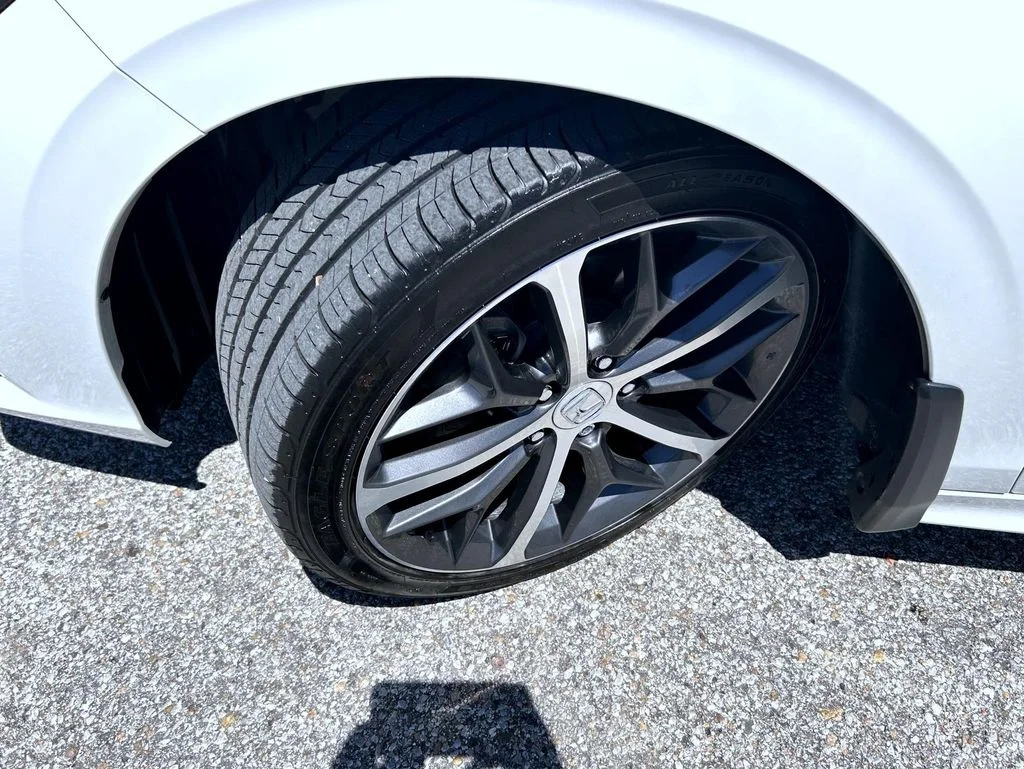 Used 2023 White Honda Touring image 23