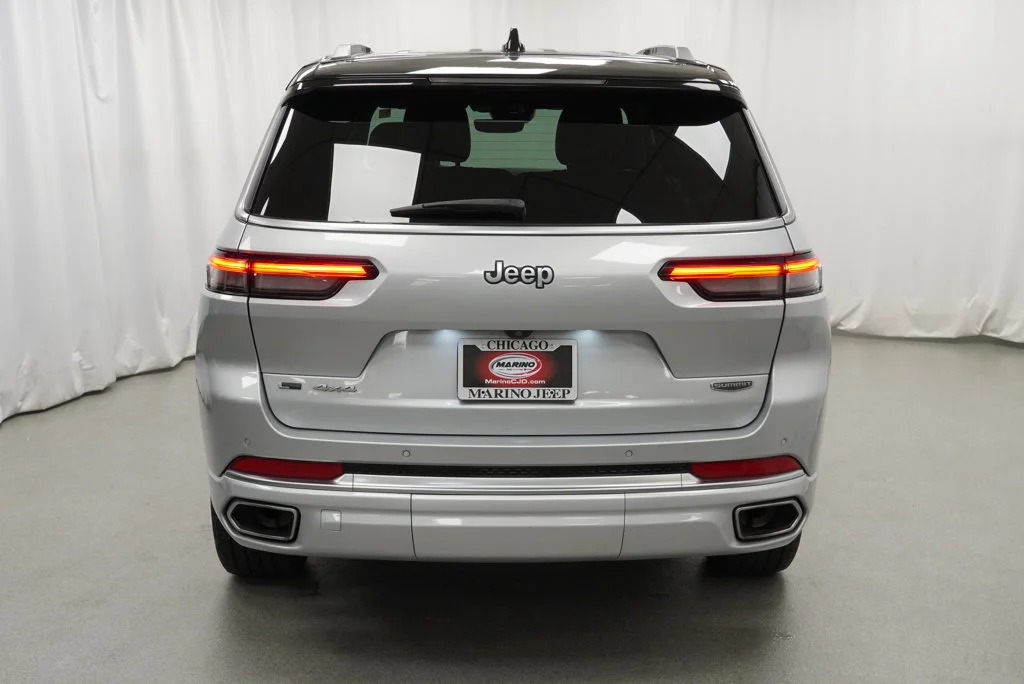 Used 2021 Silver Jeep Summit image 17