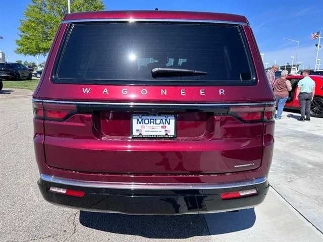 Used 2024 Velvet Red Wagoneer Series II image 6
