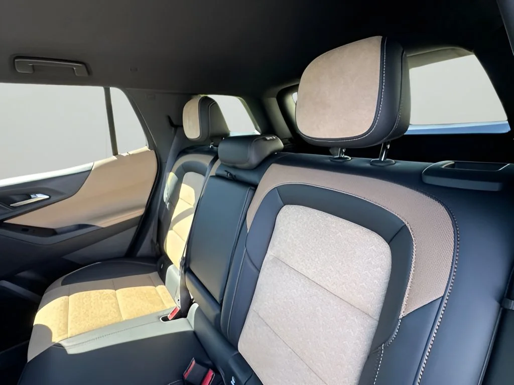 New 2027 Mosaic Black Metallic Chevrolet ACTIV image 16