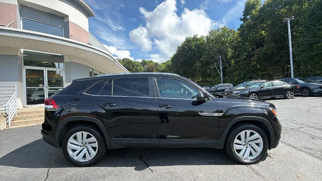 Used 2023 Black Volkswagen 2.0T SE w/Technology image 4